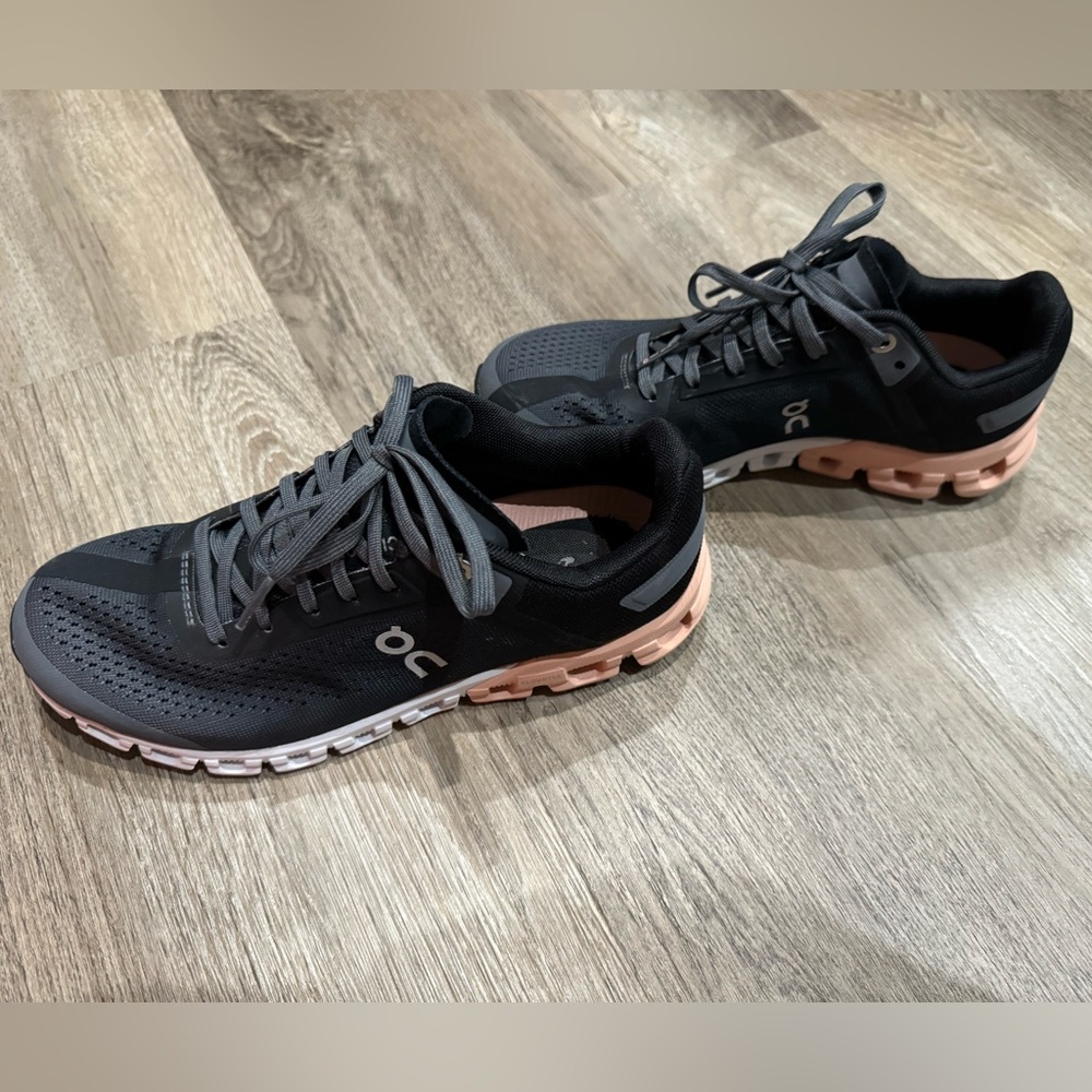 On Cloud running shoe
